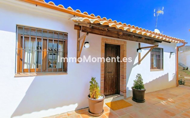 Detached villa - Resale - Mijas Costa - El Faro