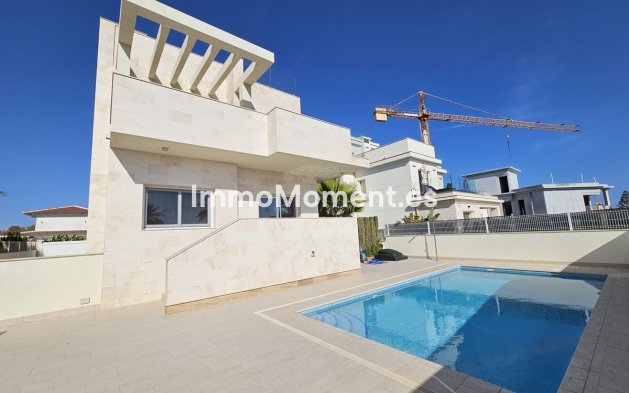 Detached villa - Resale - Orihuela Costa - Cabo roig - La Zenia