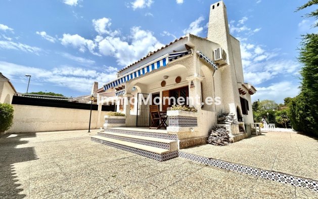 Detached villa - Resale - Orihuela Costa - Cabo roig - La Zenia