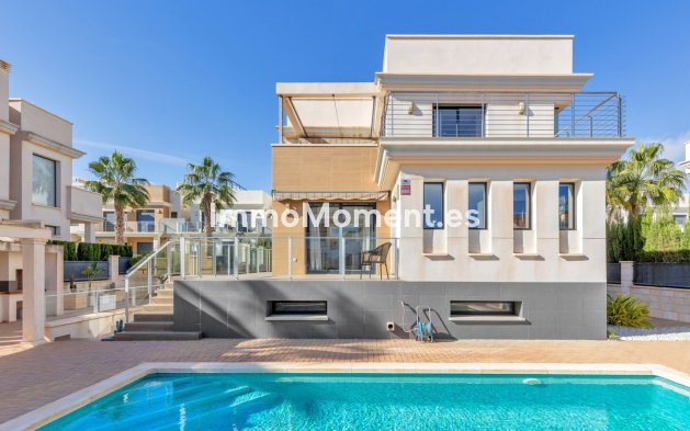 Detached villa - Resale - Orihuela Costa - Cabo roig - La Zenia