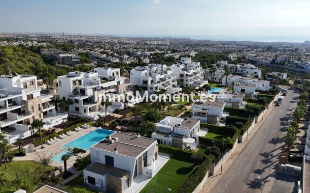 Detached villa - Resale - Orihuela Costa - Los Dolses