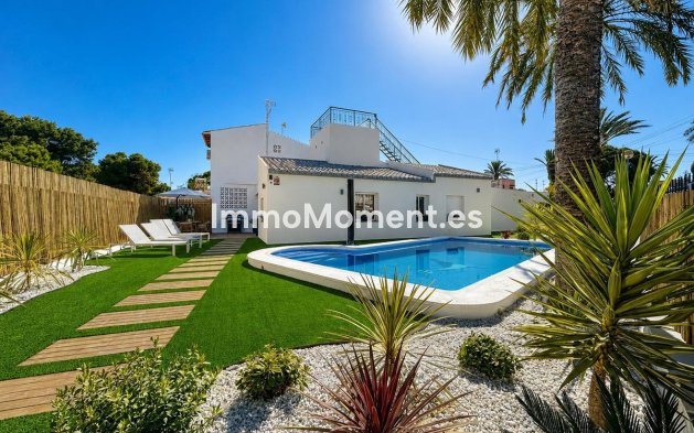 Detached villa - Resale - Orihuela Costa - Punta Prima