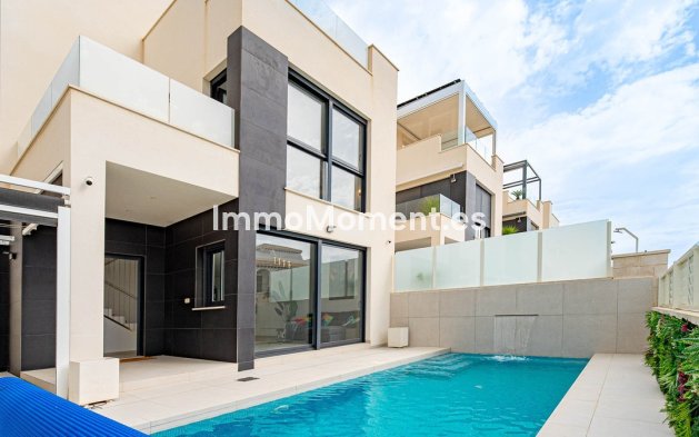 Detached villa - Resale - Orihuela Costa - Punta Prima