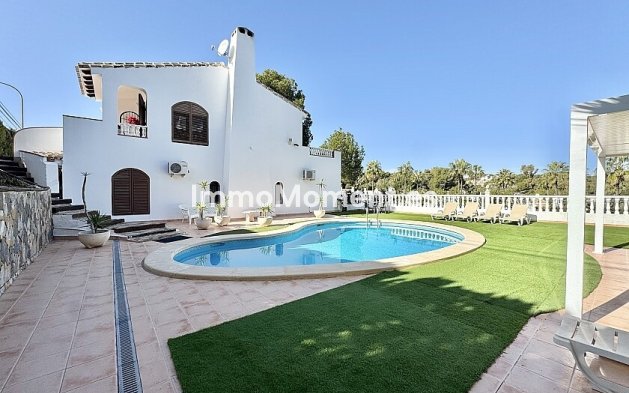 Detached villa - Resale - Orihuela Costa - Villamartín