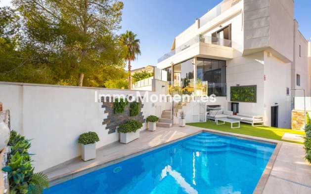 Detached villa - Resale - Orihuela Costa - Villamartín