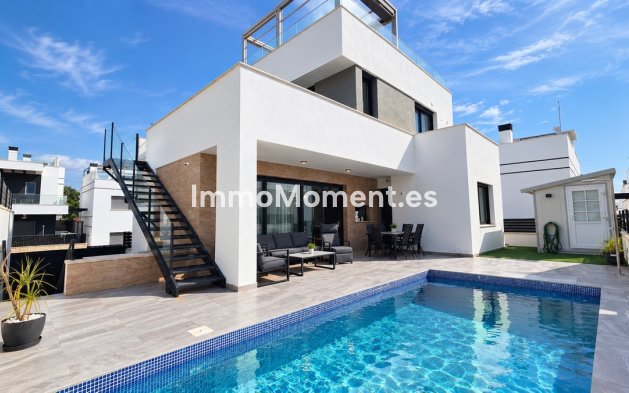 Detached villa - Resale - Orihuela Costa - Villamartín