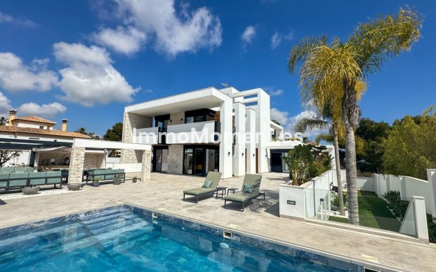 Detached villa - Resale - Orihuela Costa - Villamartín