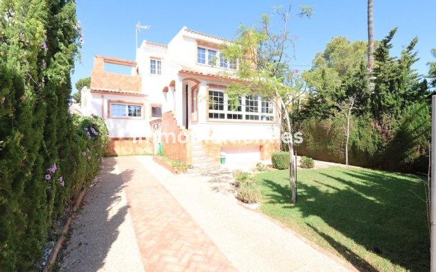 Detached villa - Resale - Orihuela Costa - Villamartín