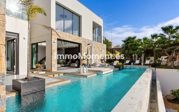 Detached villa - Resale - Orihuela Costa - Villamartín