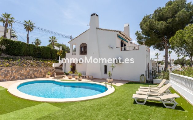 Detached villa - Resale - Orihuela Costa - Villamartín