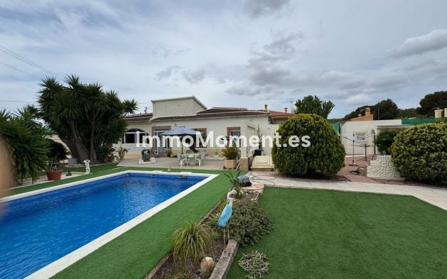 Detached villa - Resale - San Fulgencio - La Marina