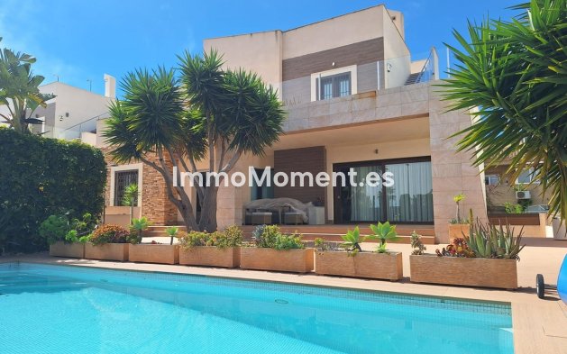 Detached villa - Resale - Torrevieja - Torrevieja Centro