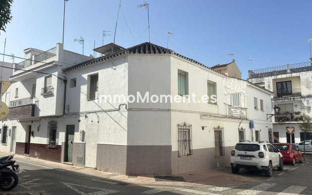 Freistehende Villa - Neubau - Estepona  - Estepona Centro
