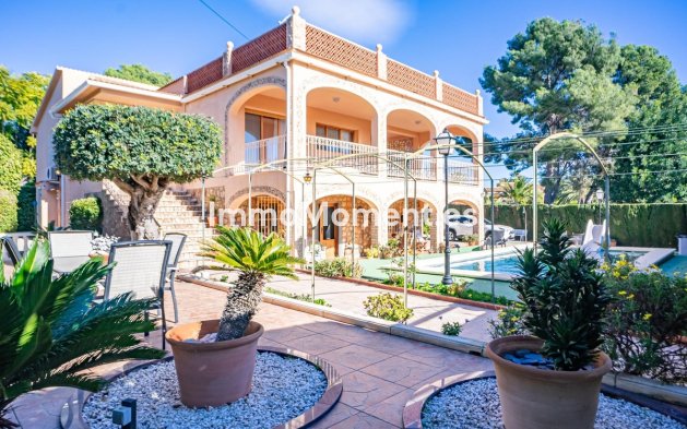 Freistehende Villa - Wiederverkauf - Benidorm - Benidorm Centro