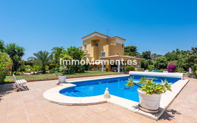 Freistehende Villa - Wiederverkauf - Estepona  - Atalaya