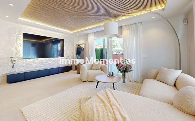 Freistehende Villa - Wiederverkauf - Estepona  - Atalaya