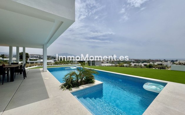 Freistehende Villa - Wiederverkauf - Estepona  - Cancelada
