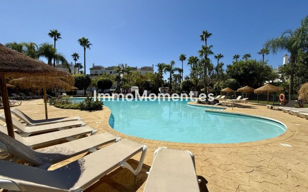 Freistehende Villa - Wiederverkauf - Estepona  - Costalita