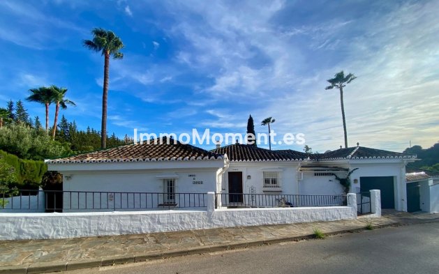 Freistehende Villa - Wiederverkauf - Estepona  - El Padron