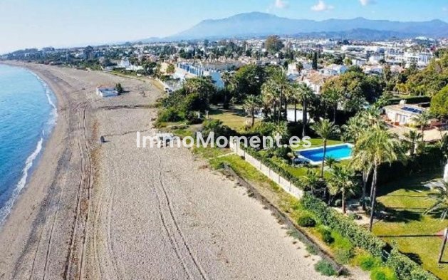 Freistehende Villa - Wiederverkauf - Estepona  - Estepona Centro