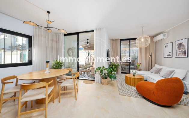 Freistehende Villa - Wiederverkauf - Estepona  - Estepona Centro