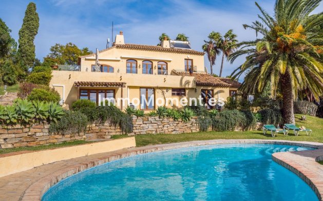 Freistehende Villa - Wiederverkauf - Estepona  - Estepona Centro