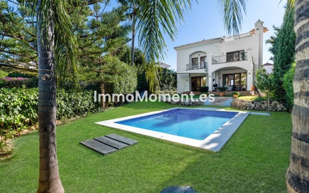 Freistehende Villa - Wiederverkauf - Estepona  - Estepona Centro
