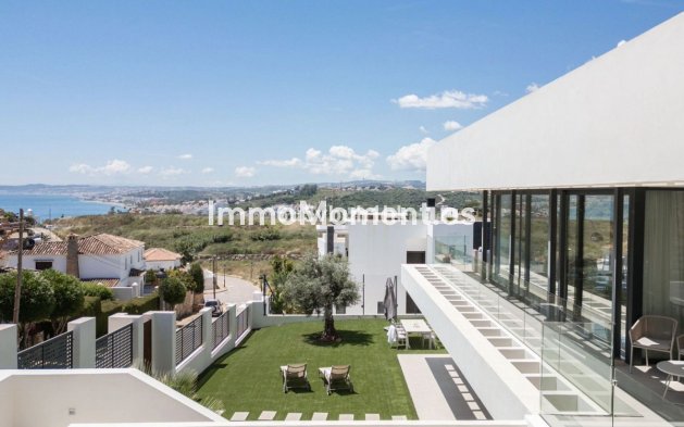 Freistehende Villa - Wiederverkauf - Estepona  - Estepona Centro