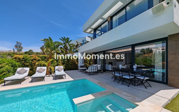 Freistehende Villa - Wiederverkauf - Estepona  - Estepona Centro
