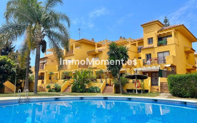 Freistehende Villa - Wiederverkauf - Estepona  - Estepona Centro