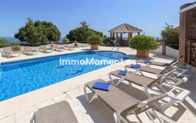 Freistehende Villa - Wiederverkauf - Estepona  - Estepona Centro