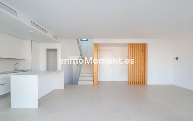 Freistehende Villa - Wiederverkauf - Estepona  - Estepona Centro