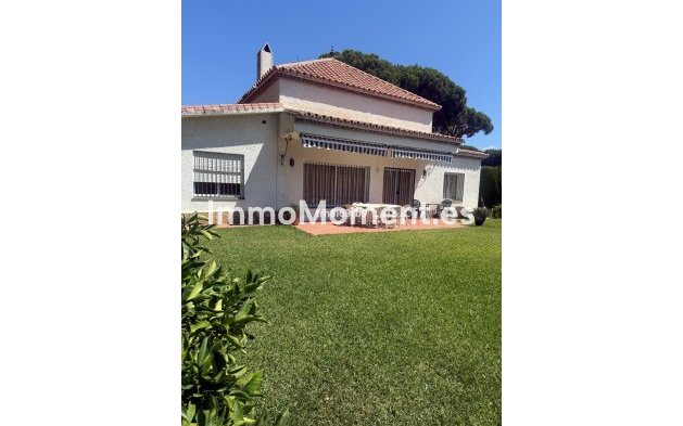 Freistehende Villa - Wiederverkauf - Estepona  - RSO-13908