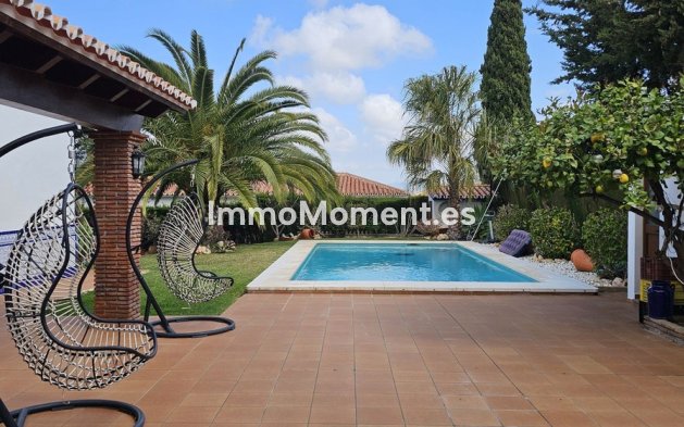 Freistehende Villa - Wiederverkauf -   Inländisch - Alhaurín de la Torre