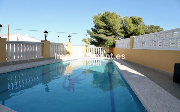 Freistehende Villa - Wiederverkauf - La Nucía - La Nucia Centro