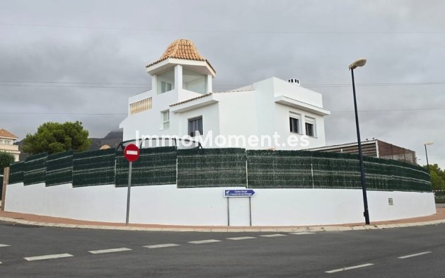 Freistehende Villa - Wiederverkauf - La Nucía - La Nucia Centro