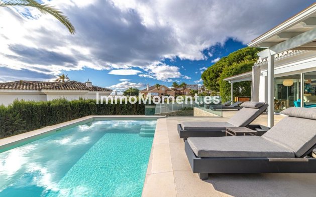 Freistehende Villa - Wiederverkauf - Marbella - Las Chapas