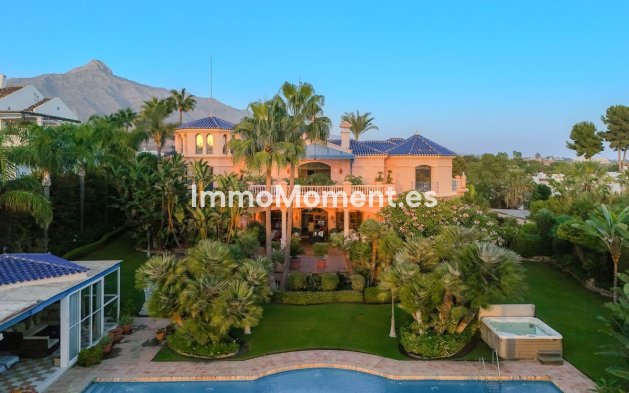 Freistehende Villa - Wiederverkauf - Marbella - Nueva Andalucía