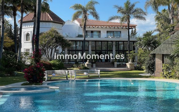 Freistehende Villa - Wiederverkauf - Marbella - Nueva Andalucía