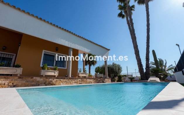 Freistehende Villa - Wiederverkauf - Orihuela - Orihuela Centro