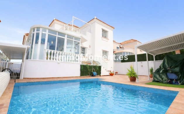Freistehende Villa - Wiederverkauf - Orihuela - RSO-99240