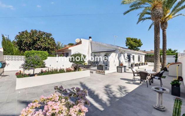 Freistehende Villa - Wiederverkauf - Torrevieja - Torrevieja Centro