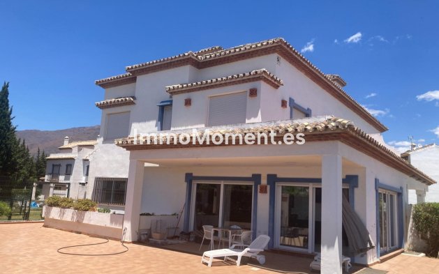 Geschakelde woning - Bestaande woning - Estepona  - Estepona Centro