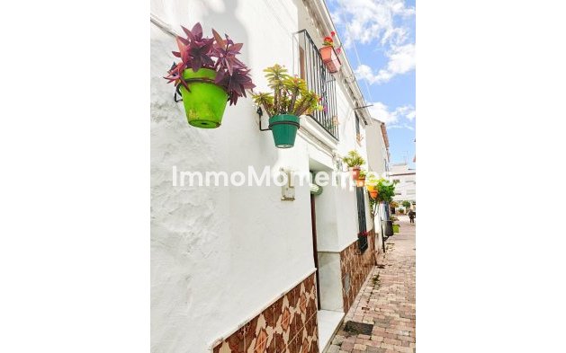 Geschakelde woning - Bestaande woning - Estepona  - Estepona Centro