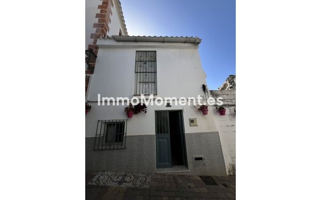 Geschakelde woning - Bestaande woning - Estepona  - Estepona Centro