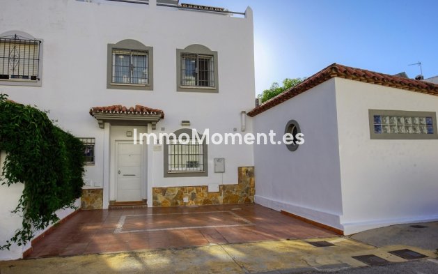 Geschakelde woning - Bestaande woning - Estepona  - Estepona Centro