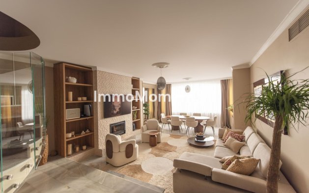 Geschakelde woning - Bestaande woning - Marbella - Nueva Andalucía