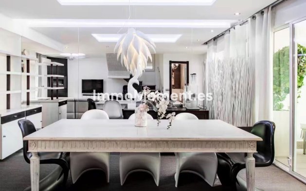 Geschakelde woning - Bestaande woning - Marbella - Nueva Andalucía