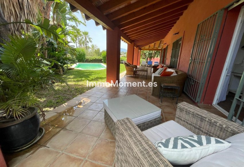 Kurzzeitvermietung - Freistehende Villa - Estepona  - Atalaya