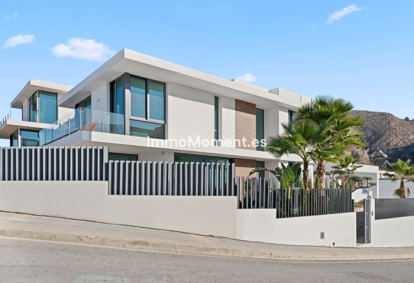Neubau - Freistehende Villa - Benidorm